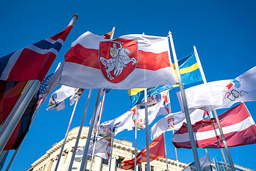 Посольство Латвии не считает замену флага России в Риге недружественным жестом