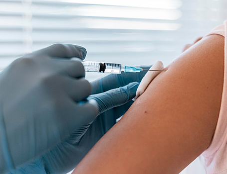 Вакцинация защищает пациентов с раком от COVID-19
