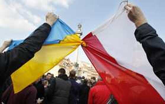 Президент Польши пообещал начать легализацию украинских мест захоронения