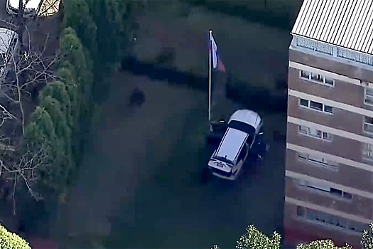 Протаранивший ограду генконсульства России в Сиднее задержан и дает показания