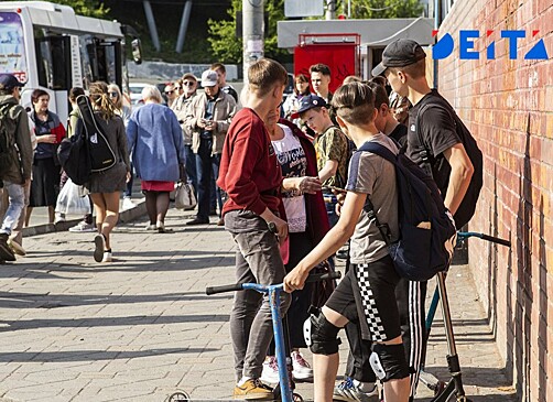 В России наркодилеры стали активнее вербовать подростков для работы закладчиками