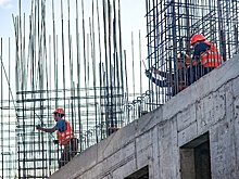 Власти Москвы планируют привлечь еще около 15 тыс. строителей
