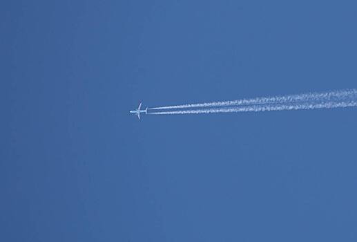 Самолет дважды вернулся в аэропорт из-за двух инцидентов в воздухе