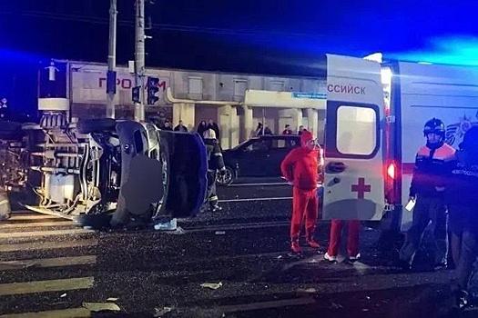 В Новороссийске пять пассажиров микроавтобуса пострадали в ДТП с автоцистерной