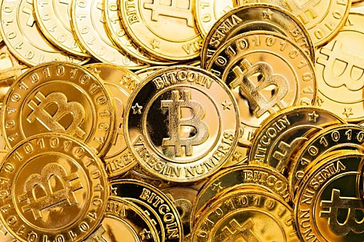 Стоимость биткоина впервые в истории поднялась выше 100 тысяч долларов