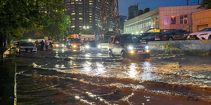 Прокуратура Владивостока изучает последствия дождя: отремонтированная за 60 млн рублей дорога «вздулась»