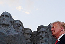 Трамп распорядился поставить памятники Коби Брайанту и Стиву Джобсу