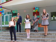 Депутаты рязанской облдумы поздравили выпускников