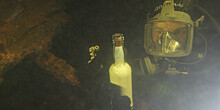 Бутылки с молоком 1940 года и серебряную ложку нашли на затонувшем пароходе на Ладоге