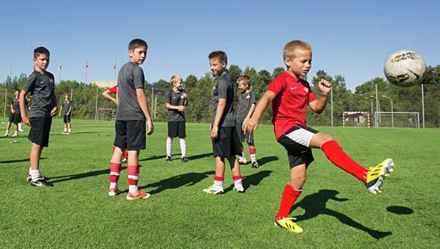 Правительство обсудит строительство детских футбольных школ