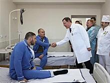 Губернатор поздравил бойцов в самарском военном госпитале