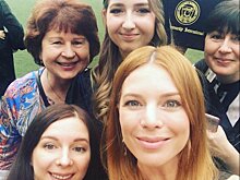 «Ваша мама - ксерокс»: Подольская показала фото с сестрами
