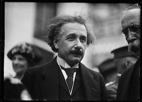 Почему Эйнштейн стыдился младшего сына Эдуарда