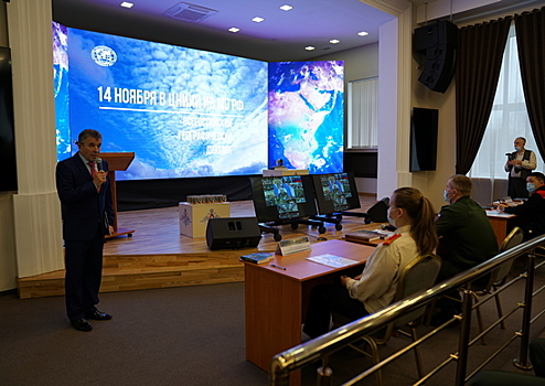 В Нахабино военные инженеры во главе с начальником войск приняли участие в Географическом диктанте