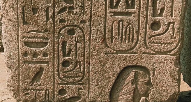 В Египте археологи обнаружили статуи древних богов