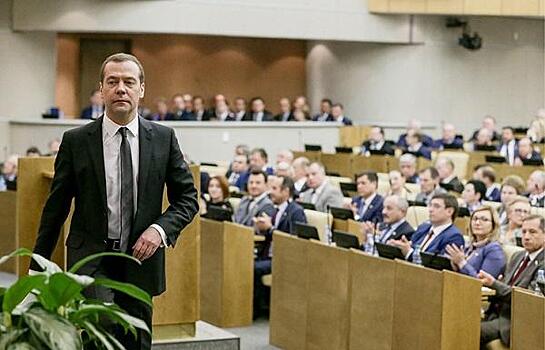 Медведев назвал санкции США недобросовестной конкурентной борьбой