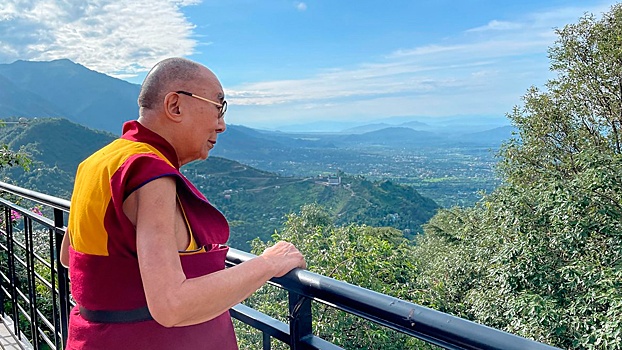 Далай-лама заявил, что никогда не встречался с Эпштейном