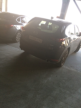 Жителей Кемерова возмутил неправильно припаркованный автомобиль