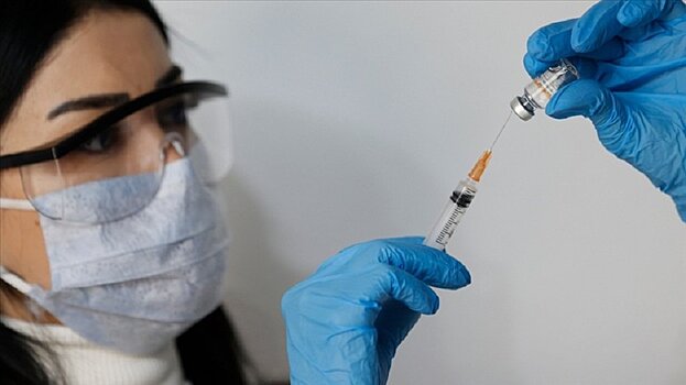 В Роспотребнадзоре предложили заменить вакцинацию от коронавируса на прививку от гриппа