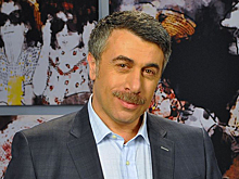 Комаровский ответил на слухи о массовом чипировании