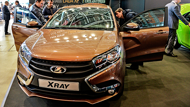 На  авторынке РФ появится бюджетная версия Lada XRAY