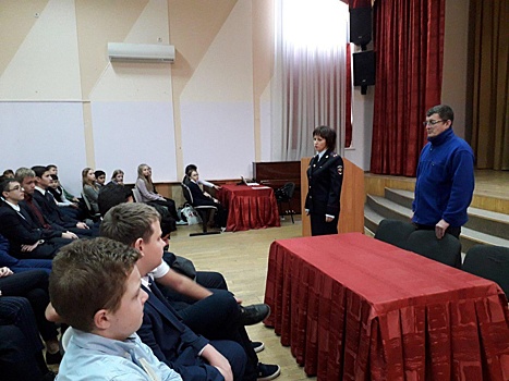 Школьникам Южнопортового рассказали о работе полицейских