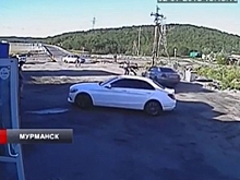Перестрелка на автомойке: водитель «Мерседеса» пытался сбежать от вооружённых оперативников