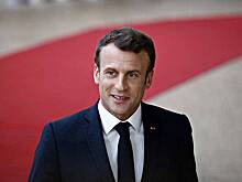 Макрон выложил видео с саммита G7 под популярную российскую песню