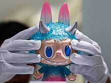 Пользователи Сети начали сжигать Лабубу из-за слухов о демоне