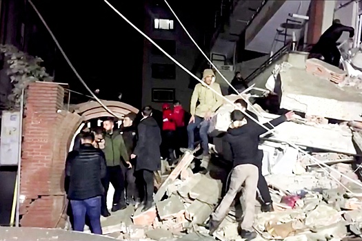 Один россиянин погиб во время землетрясения в Турции