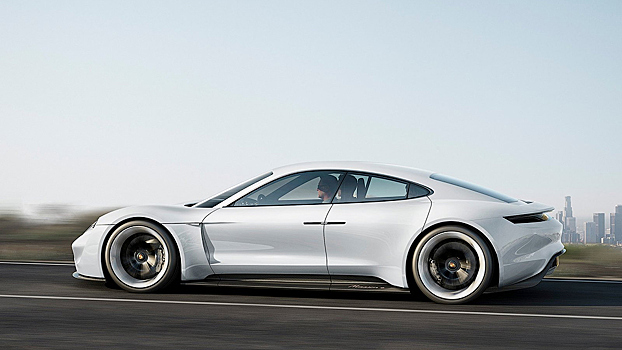 Глава Porsche рассказал о серийном электрическом суперкаре