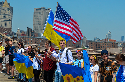 В США раскритиковали украинский миф об «отважной демократии»