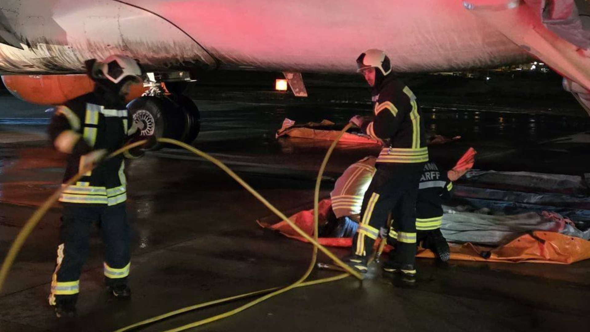 Пассажирка рейса Азимута рассказала о панике при эвакуации в Анталье