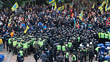 Беспорядки у стен Верховной рады в Киеве: полиция разгоняет митингующих