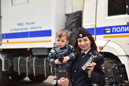 Познавательное и профориентационное мероприятие «День открытых дверей» провели в Ивановской области полицейские