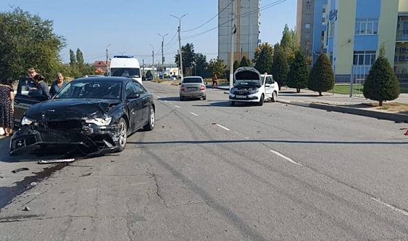 В ДТП в Камышине Волгоградской области пострадала женщина