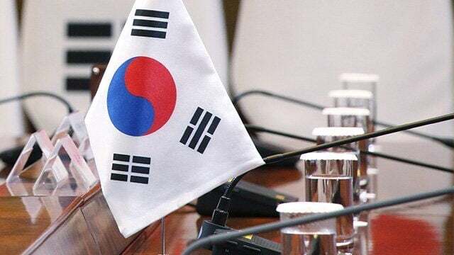 Дмитрий Булыкин: «На Дальнем Востоке смотрят больше не&nbsp;на&nbsp;Москву, а&nbsp;на&nbsp;Корею и&nbsp;Японию. Я бы перенаправил финансовые потоки в регионах»