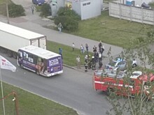 Видео жуткого ДТП: В Петербурге маршрутка въехала в припаркованную фуру