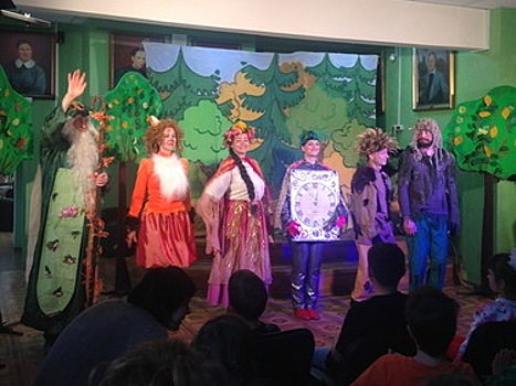 Спектакль «Сказка о волшебных часах» посетили юные жители района Сокольники