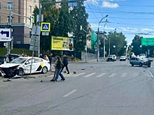 Ребенка засыпало осколками: на Красном проспекте произошло жуткое ДТП