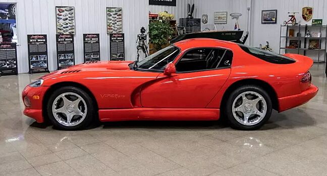 Новый Dodge Viper 1997 года выпуска продадут на аукционе