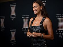 Ирина Шейк, Эмили Ратаковски и другие на показе бренда Рианны Savage X Fenty