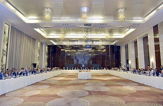 Ильхам Алиев обратился к участникам экономической конференции