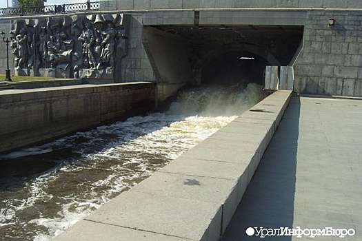 Мэрия Екатеринбурга подсчитает трещины на плотинах и мостах
