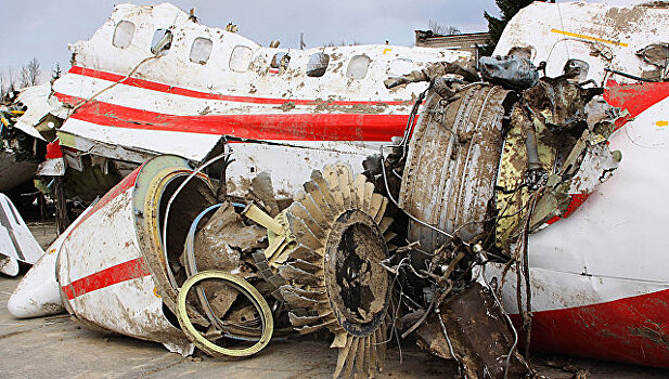 Политолог: версии Варшавы о катастрофе Ту-154 одна несуразнее другой