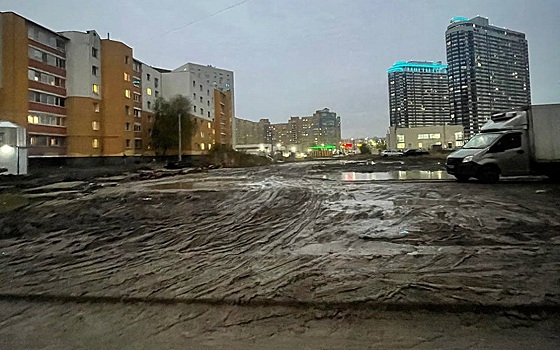 В Рязани жители Быстрецкой просят сделать парковку на пустыре