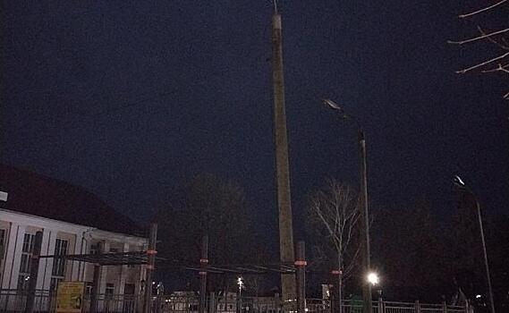 Жители Курской области жалуются на отсутствие освещения на спортивной площадке