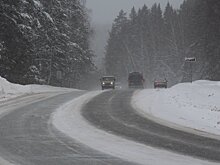 В Удмуртии из-за непогоды 230 машин расчищают дороги регионального значения