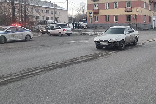 Школьница попала под колеса автомобиля в кузбасском городе