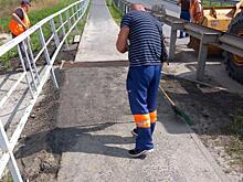 В Курске проблемный тротуар на Плевицкой снова укрепили
